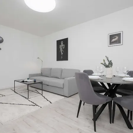 Apartment Wyjatkowy Dla 4 Osob By Renters Pruszkow